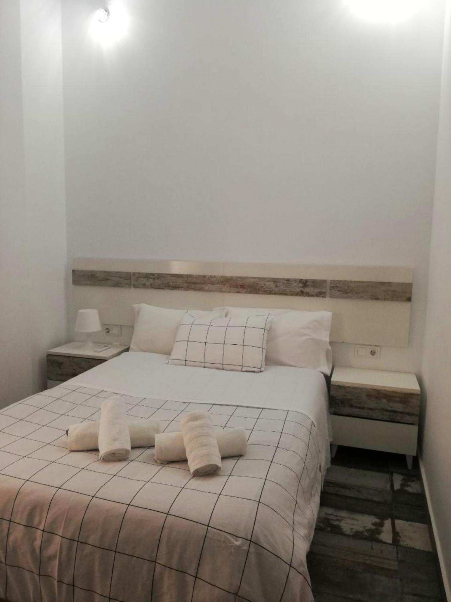 Modernos Apartamentos En Ciudad Jardin コルドバ エクステリア 写真
